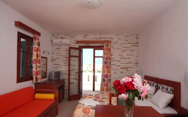 Plaka Hotel II