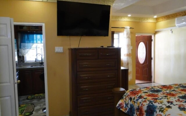 Immaculate 2-bed House in Greater Portmore
