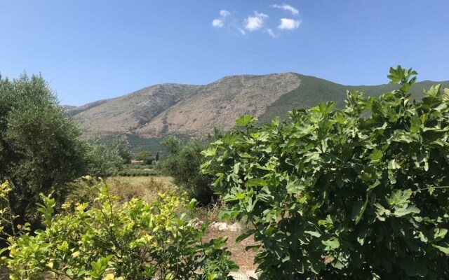 2-bed House in Alykes With Mountain Views