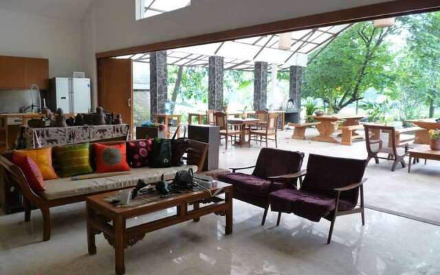 Ronia Mountain Villa Lembang