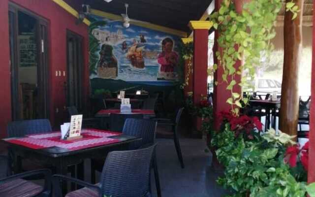 El Cihualteco Hotel Restaurante Bar