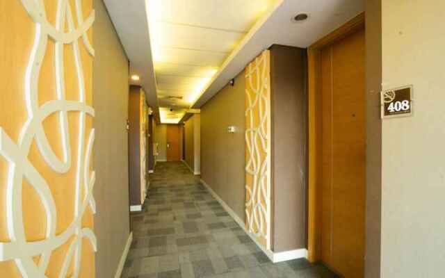 Life Hotel Stasiun Kota Surabaya