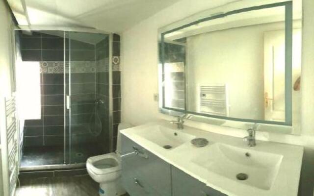 Maison neuve au pied des vignes