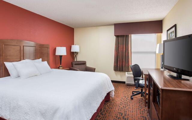 Hampton Inn Shawnee