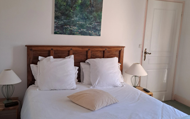 Logis Hôtels Domaine du Châtelard