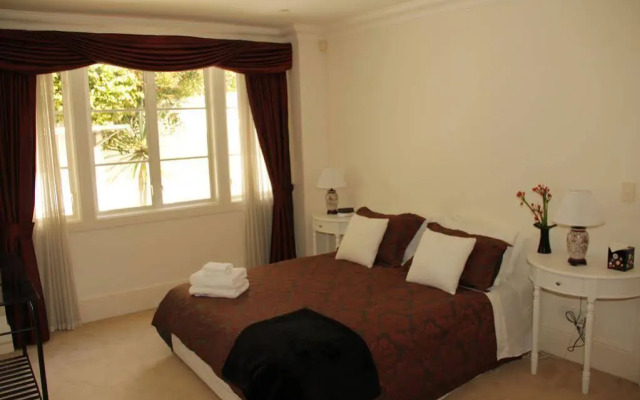 The Consulate Luxury Bed and Breakfast