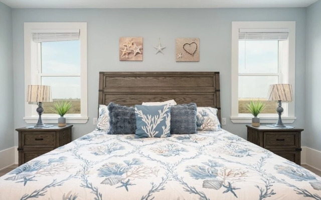 Fins & Feathers 3 Bedroom Home