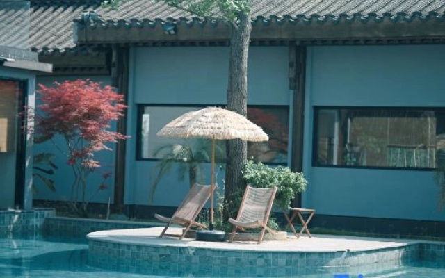 Snowy & Sunny Resort