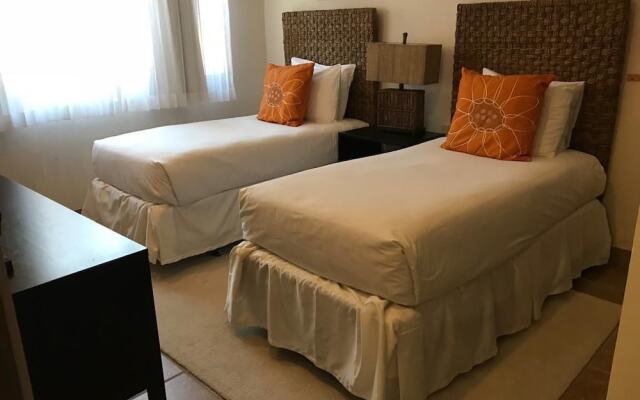 Puerta Cortes Residences: Las Colinas