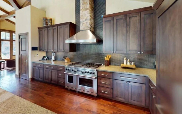 Luxury 3 Bedroom Penthouse at Golden Peak