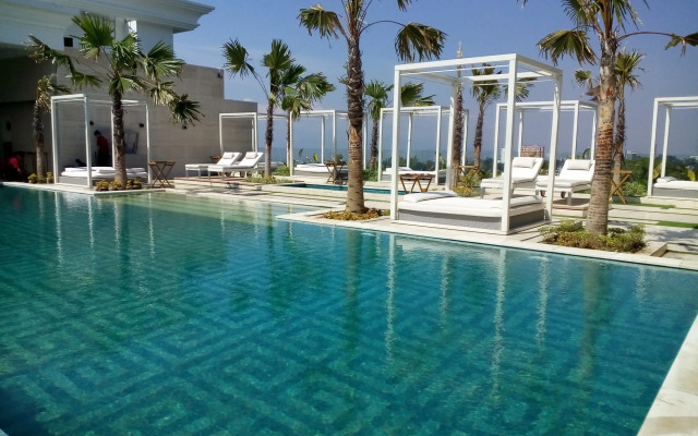 Art Deco Luxury Hotel & Residence