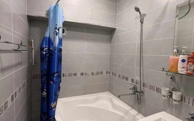 Royal Rentals (Роял Ренталс) на улице Садика Азимова 63