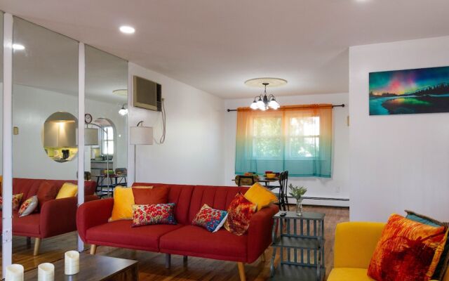 Cheerful & Beautiful 3-Bedroom Ranch