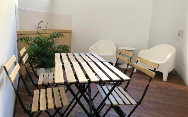 Rua Tenente Campos Rego, Ground Floor