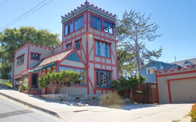 3573 Captain's Castle