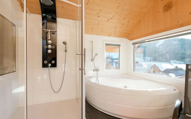 Luxurious Chalet in Hohentauern With Jacuzzi Near Lake