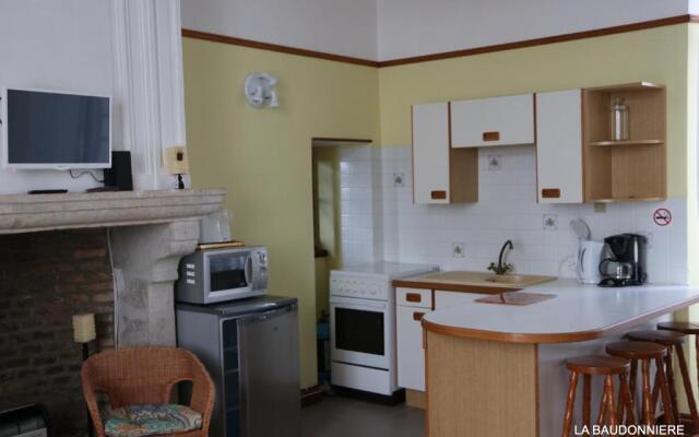 Manoir Courtyard cottage rental Vendee