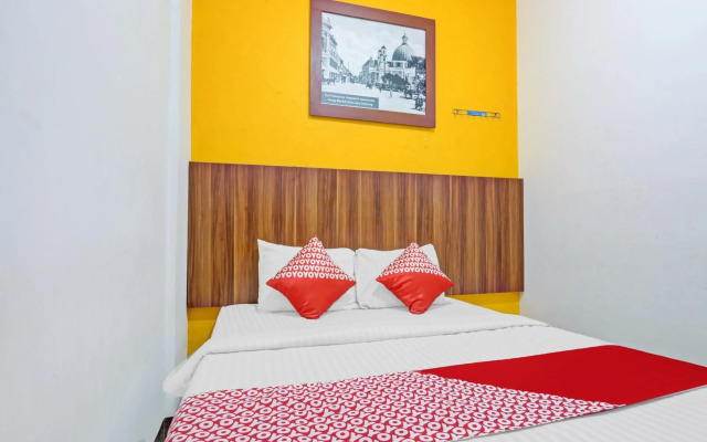 OYO 90426 Near Mall Ciputra 2