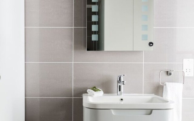 Stylish 2 Bedroom Flat in Kensington Near Hyde Park