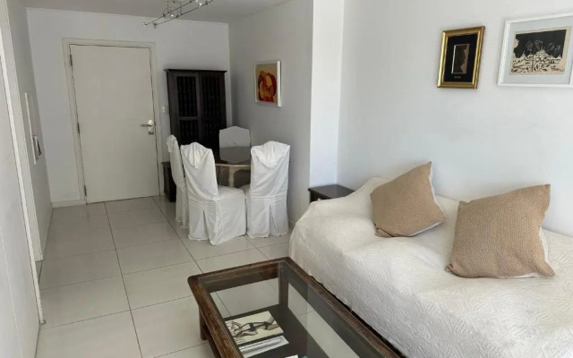 Apartamento en Edificio Kennedy