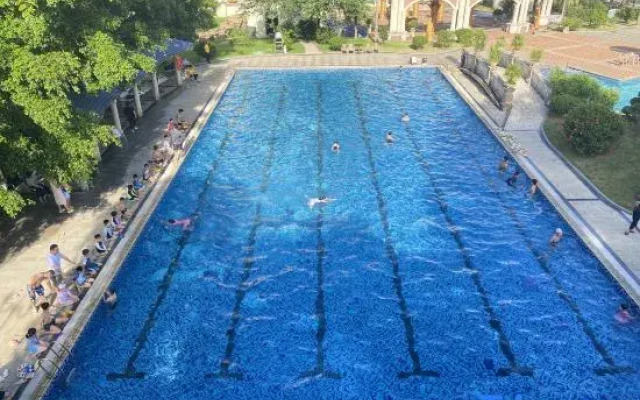 Qianjiang Hot Spring Hotel