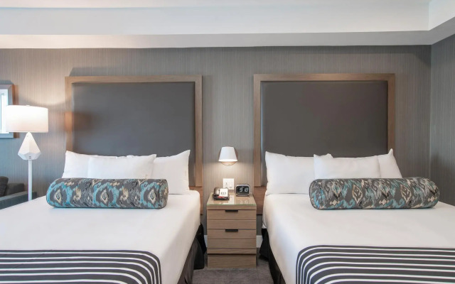Sandman Signature Ottawa Airport Hotel
