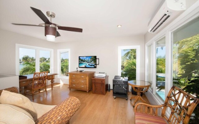 Kaiku 8BR by Grand Cayman Villas & Condos