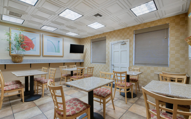 SureStay Hotel by Best Western Camarillo