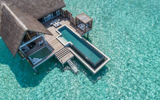 Four Seasons Resort  Maldives at Landaa Giraavaru