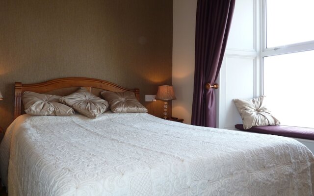 The Strand Seafood Bistro and Guesthouse