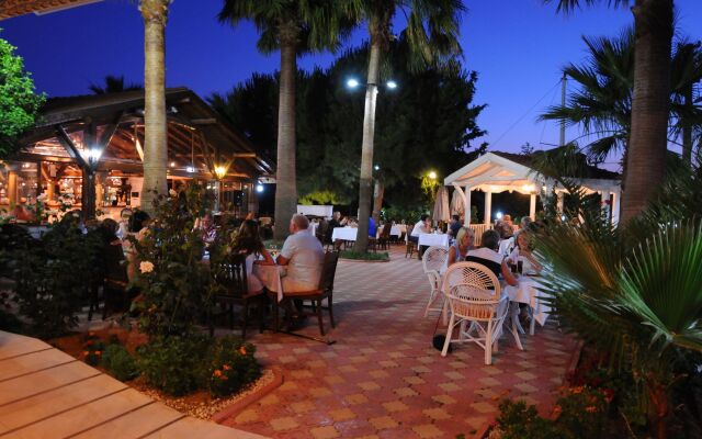 Sea Breeze Hotel & Apartments