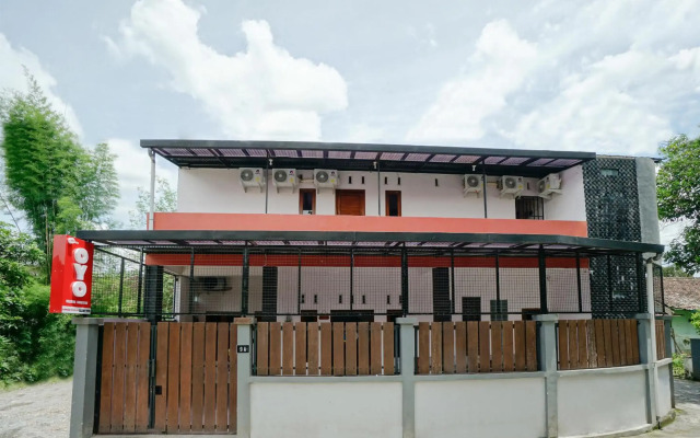 OYO 3006 Falisha Homestay Syariah