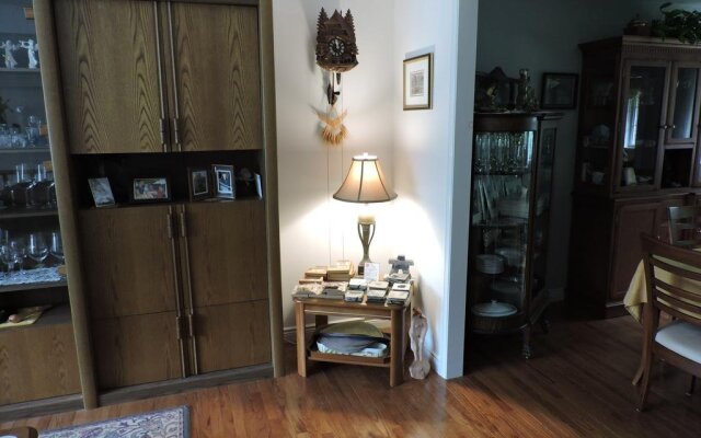 Tucked Inn the Harbour Bed & Breakfast
