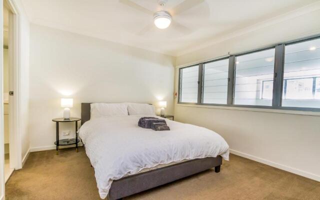 Luxurious 3BDR Townhouse in Great Location