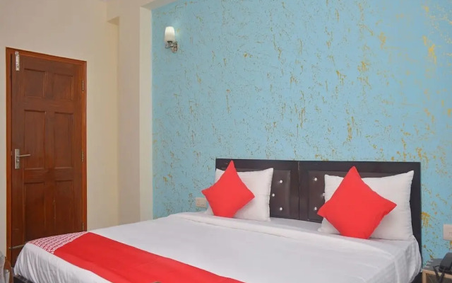 OYO 24771 Golden View