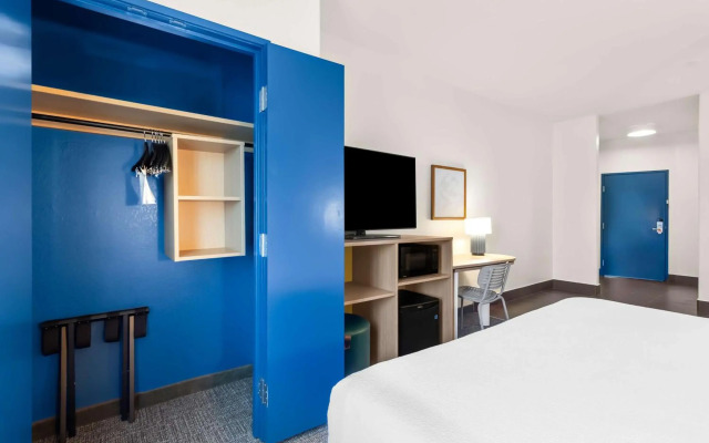 Spark by Hilton Pearland