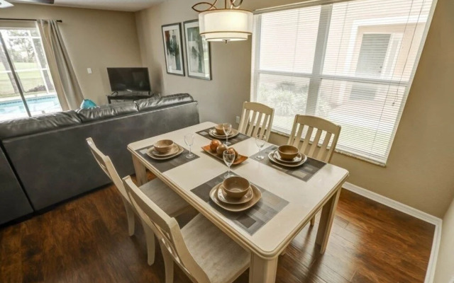 Southern Palms Pool 3 Bedroom Home by RedAwning