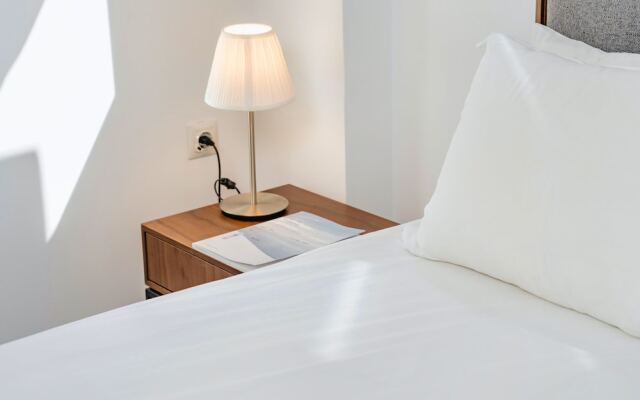 "sanders Home Suites - Bright Downtown 1-bdr. Apt."