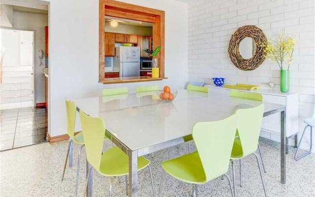 Sunshine House - Three Bedroom Home