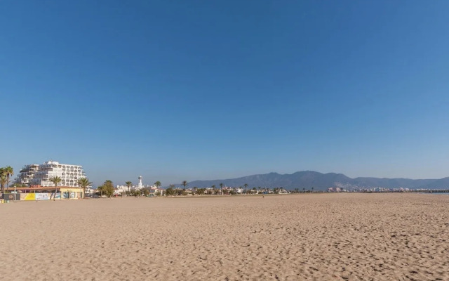 Holiday Apartment in a Complex near Sea