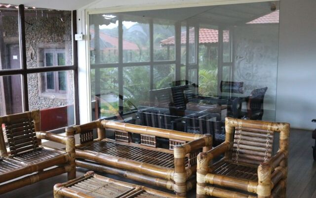 Shangri La Jungle Resort