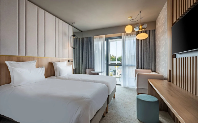 Golden Tulip Lyon Ouest Techlid Hotel & Spa