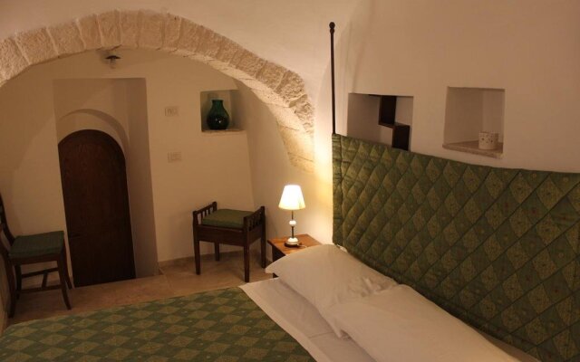 Trulli Pietradimora B&B