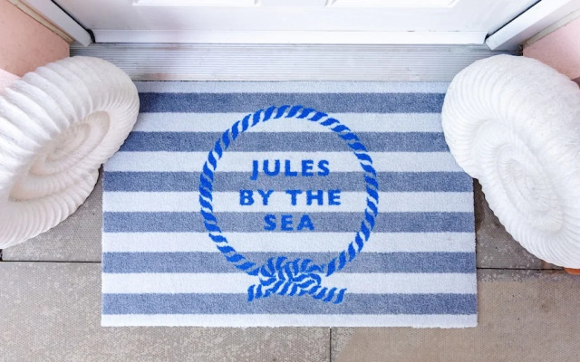 Wee Jules By The Sea