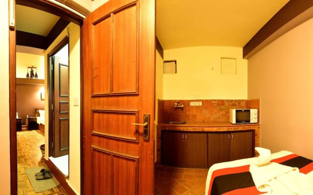 Vajra Guest House & Restaurant