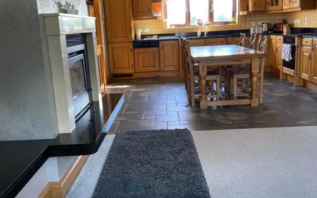 Gallagh Guest House self catering h18r252 Eircode