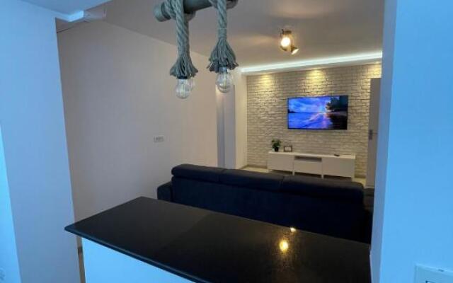 Robert’s Brilliant Apartament