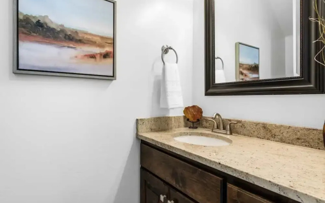 Narrow's Gateway 4 Bedroom Townhouse