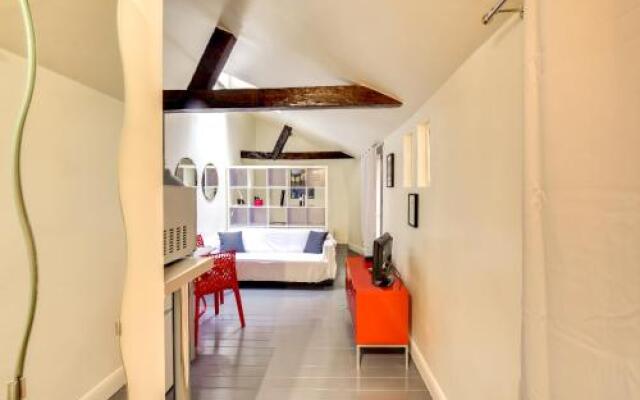 Unit 011 Saint Germain Des Pres (Seine)