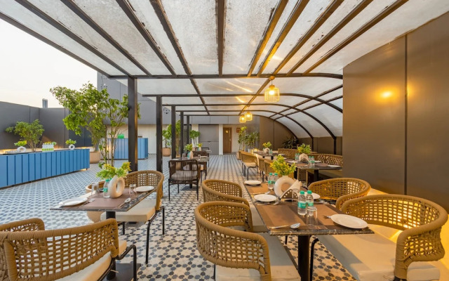 Saltstayz Premier - Paschim Vihar